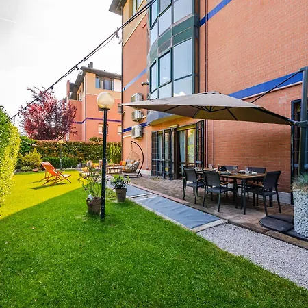 Garden Retreat, 5 Min Dal Centro Con Garage مودينا