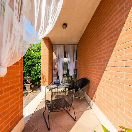 Garden Retreat, 5 Min Dal Centro Con Garage Módena