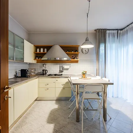 Garden Retreat, 5 Min Dal Centro Con Garage