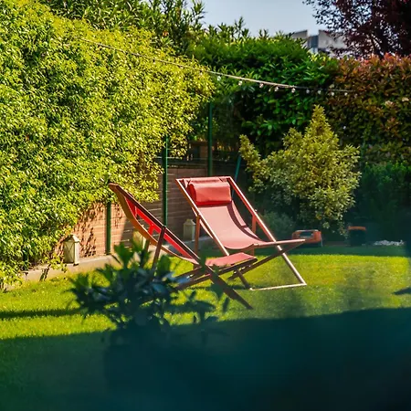 Garden Retreat - Private Garden & Parking *