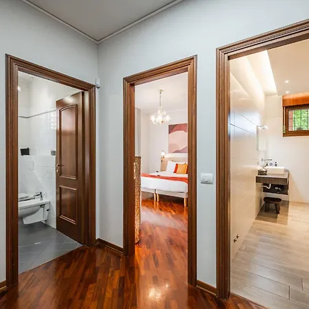 Garden Retreat, 5 Min Dal Centro Con Garage Apartamento