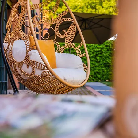 Garden Retreat, 5 Min Dal Centro Con Garage Módena