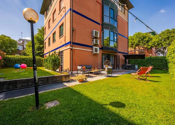 Garden Retreat, 5 Min Dal Centro Con Garage Διαμέρισμα *