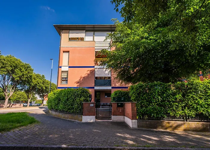 Garden Retreat, 5 Min Dal Centro Con Garage شقة *