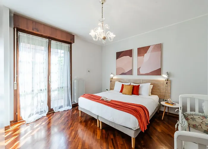 Garden Retreat, 5 Min Dal Centro Con Garage Apartamento