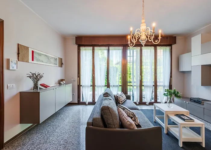 Garden Retreat, 5 Min Dal Centro Con Garage Apartamento Modena