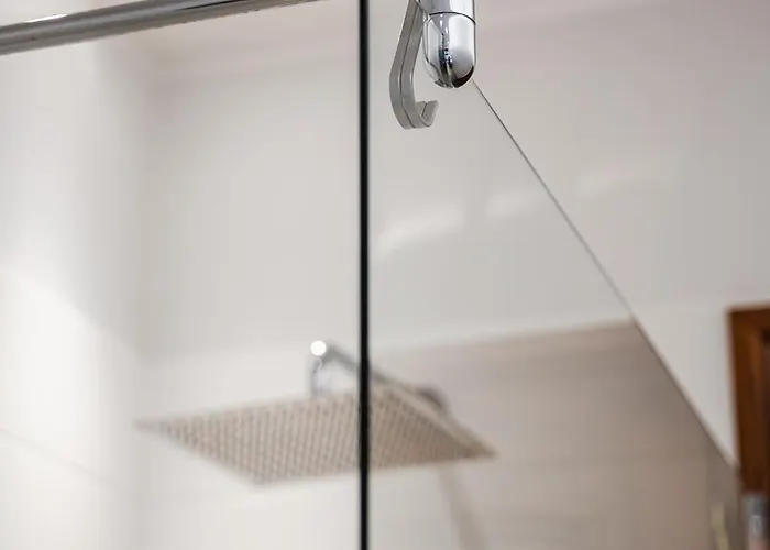 Garden Retreat, 5 Min Dal Centro Con Garage